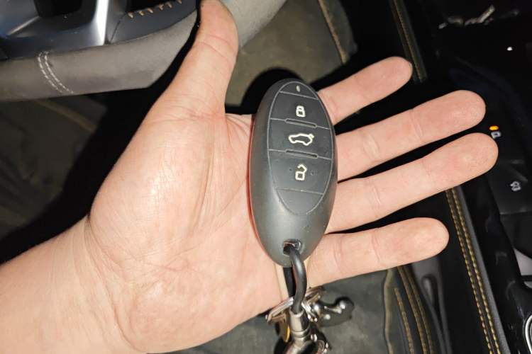 Used Bestune T77 2020 PRO 280 TID Automatic Luxury Model Vehicle Key