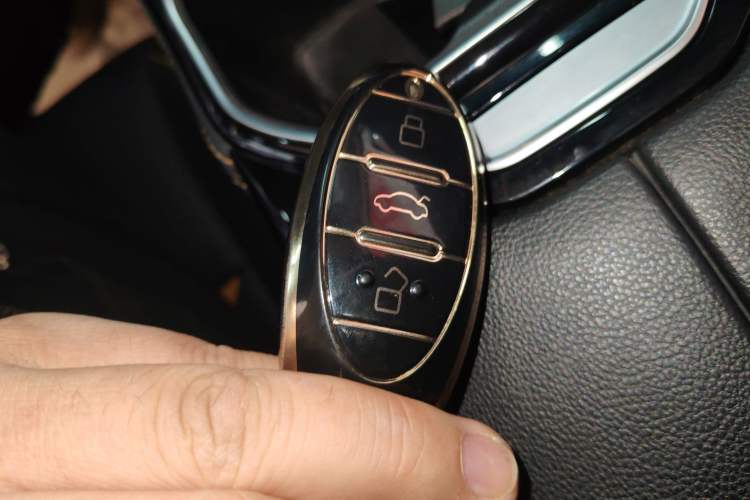 Used Bestune T77 2020 PRO 280 TID Automatic Prestige Model Vehicle Key