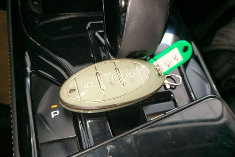 Used Bestune T77 2020 PRO 280 TID Automatic Luxury Model Vehicle Key