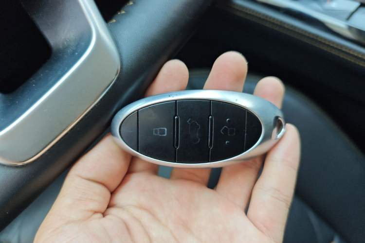 Used Bestune T77 2020 PRO 280 TID Automatic Luxury Model Vehicle Key