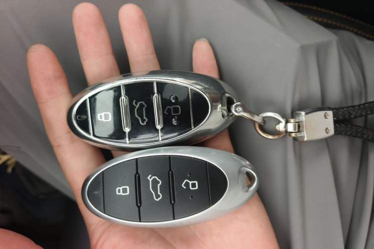 Used Bestune T77 2020 PRO 280 TID Automatic Luxury Model Vehicle Key