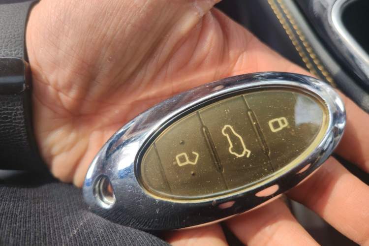 Used Bestune T77 2020 PRO 280 TID Automatic Luxury Model Vehicle Key