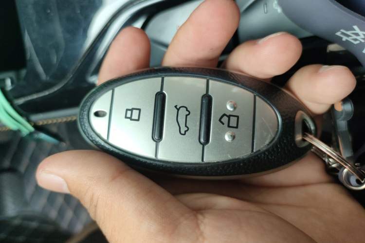 Used Bestune T77 2020 PRO 280 TID Automatic Luxury Model Vehicle Key