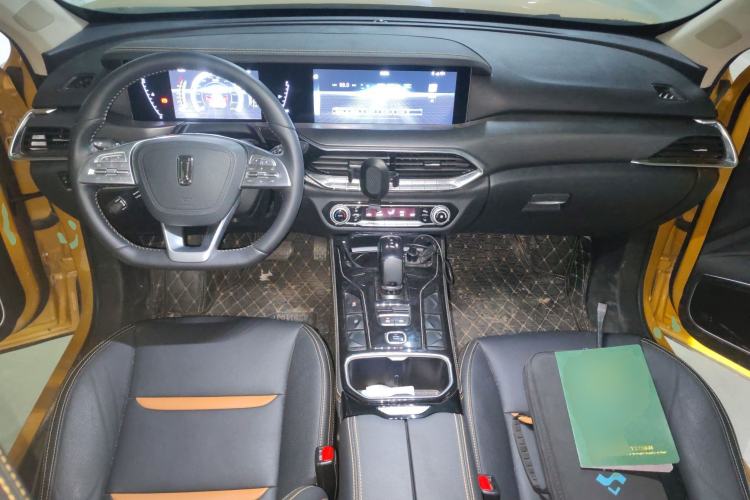 Used Bestune T77 2020 PRO 280 TID Automatic Luxury Model Center Console