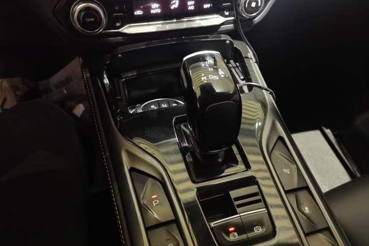 Used Bestune T77 2020 PRO 280 TID Automatic Prestige Model Gear Lever