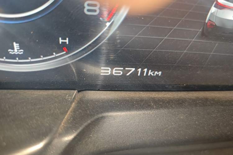 Used Bestune T77 2020 PRO 280 TID Automatic Prestige Model Odometer Close Up