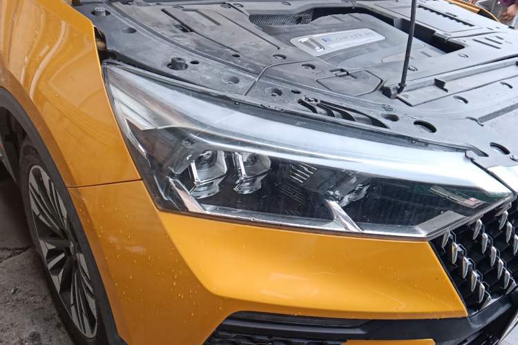 Used Bestune T77 2020 PRO 280 TID Automatic Luxury Model Right Front Headlight