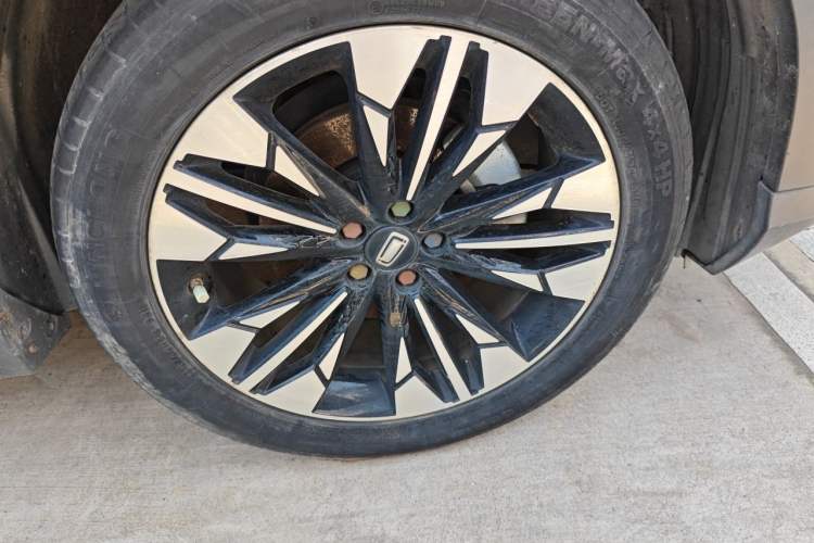 Used Bestune T77 2020 PRO 280 TID Automatic Elite Model Right Front Wheel Hub