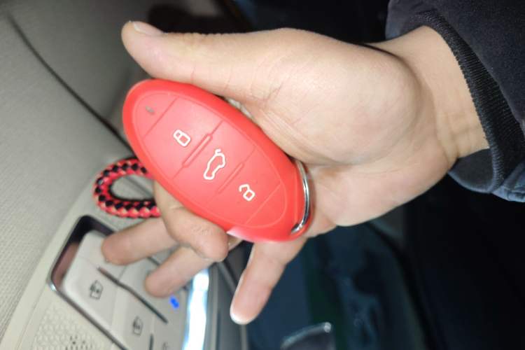 Used Bestune T77 2020 PRO 280 TID Automatic Luxury Model Vehicle Key