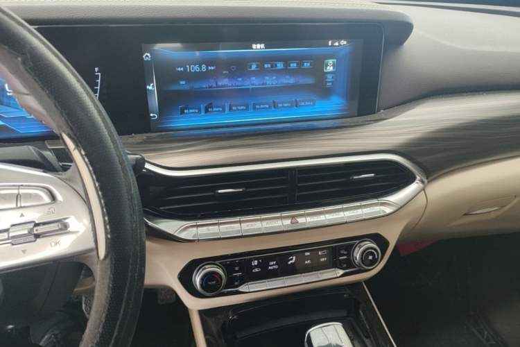 Used Bestune T77 2021 PRO 280 TID Automatic Luxury Model Audio And AC Panel