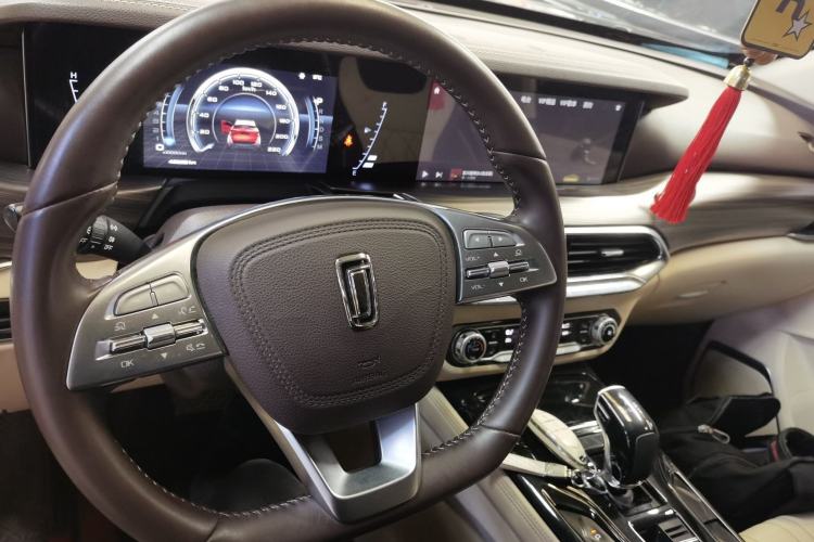 Used Bestune T77 2021 PRO 280 TID Automatic Luxury Model Center Console