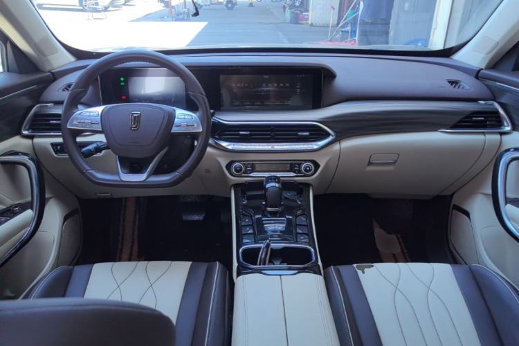 Used Bestune T77 2021 PRO 280 TID Automatic Luxury Model Center Console