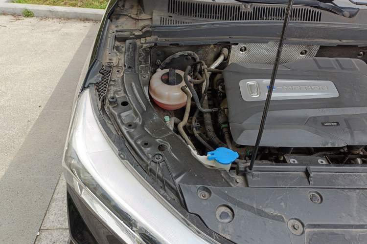 Used Bestune T77 2021 PRO 280 TID Automatic Elite Model Engine Bay Right