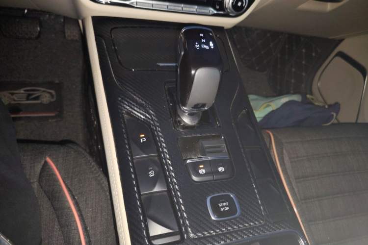 Used Bestune T77 2021 PRO 280 TID Automatic Luxury Model Gear Lever