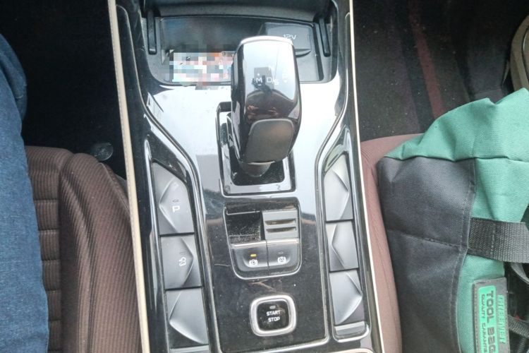 Used Bestune T77 2021 PRO 280 TID Automatic Luxury Model Gear Lever