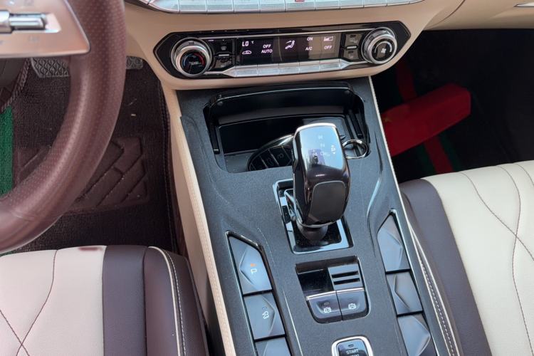 Used Bestune T77 2021 PRO 280 TID Automatic Luxury Model Gear Lever
