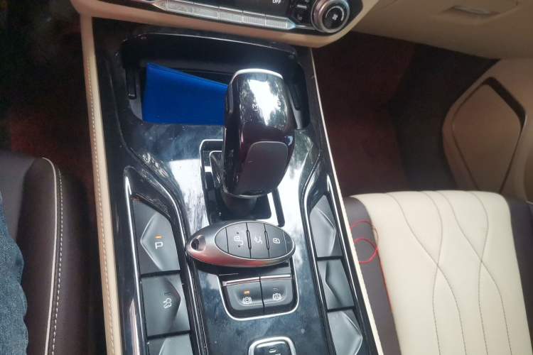 Used Bestune T77 2021 PRO 280 TID Automatic Luxury Model Gear Lever