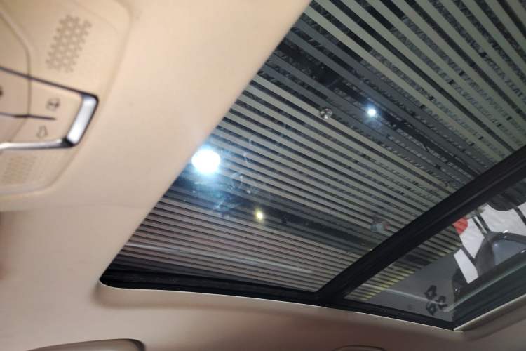 Used Bestune T77 2021 PRO 280 TID Automatic Luxury Model Headliner