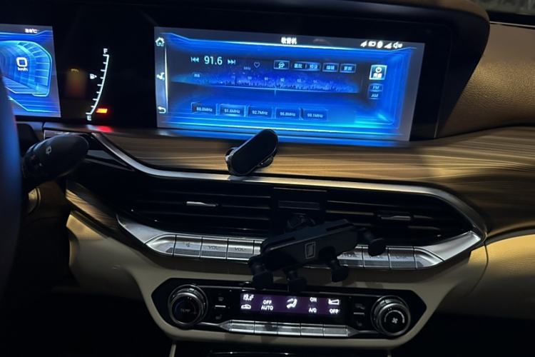 Used Bestune T77 2021 PRO 280 TID Automatic Luxury Model Interior 3