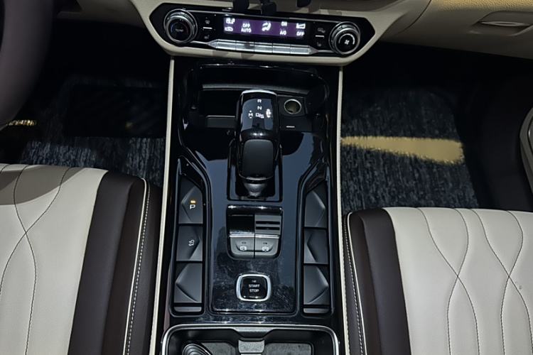 Used Bestune T77 2021 PRO 280 TID Automatic Luxury Model Interior 5