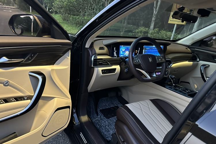 Used Bestune T77 2021 PRO 280 TID Automatic Luxury Model Interior 6