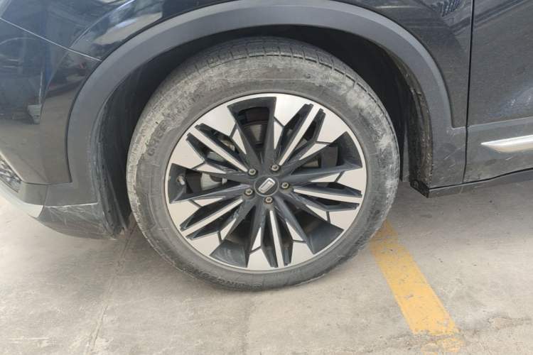 Used Bestune T77 2021 PRO 280 TID Automatic Luxury Model Left Front Wheel Hub