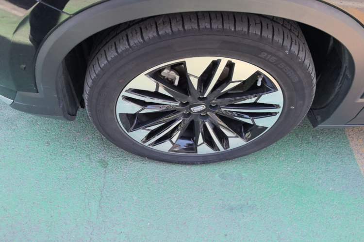 Used Bestune T77 2021 PRO 280 TID Automatic Luxury Model Left Front Wheel Hub