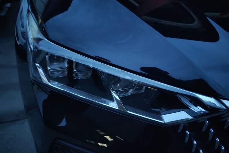 Used Bestune T77 2021 PRO 280 TID Automatic Luxury Model Right Front Headlight