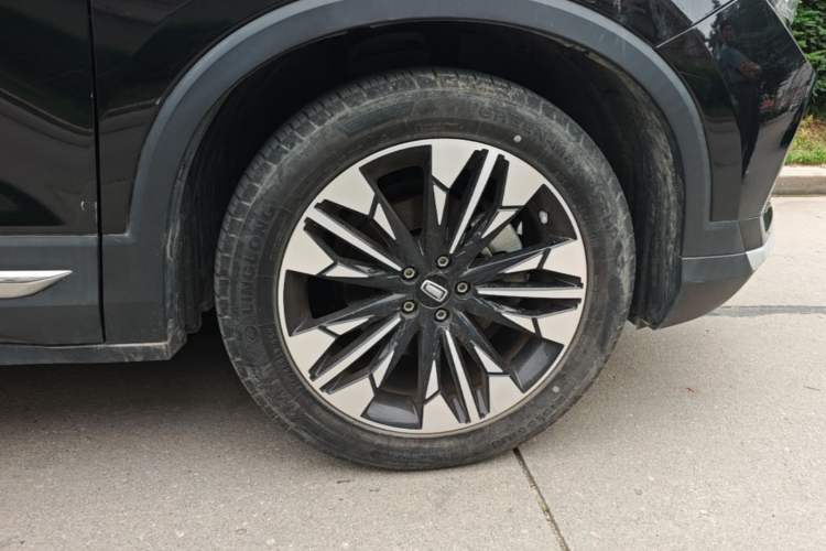 Used Bestune T77 2021 PRO 280 TID Automatic Prestige Model Right Front Wheel Hub