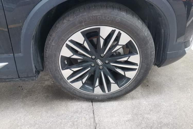 Used Bestune T77 2021 PRO 280 TID Automatic Luxury Model Right Front Wheel Hub