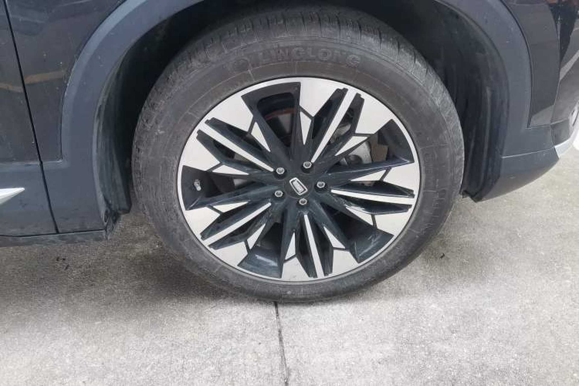 Used Bestune T77 2021 PRO 280 TID Automatic Luxury Model Right Front Wheel Hub