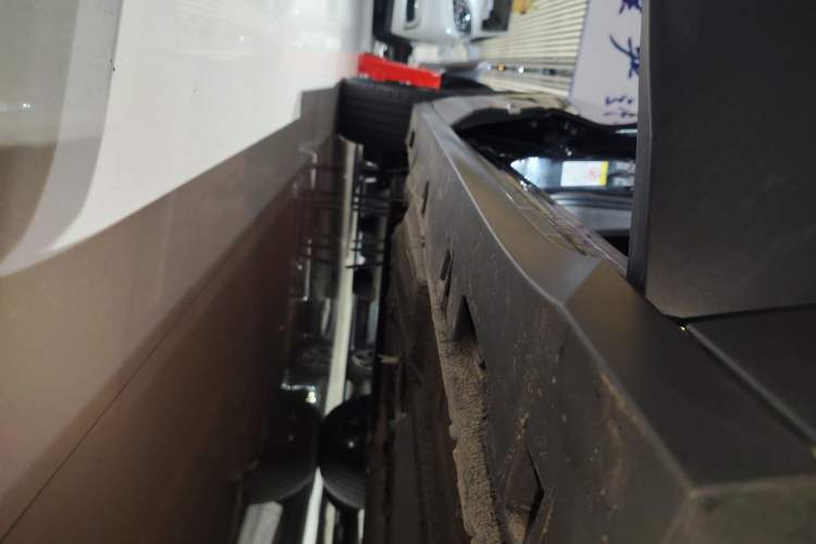 Used Bestune T77 2021 PRO 280 TID Automatic Luxury Model Right Side Sill