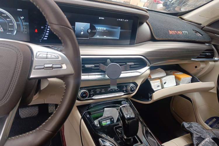 Used Bestune T77 2021 PRO 280 TID Automatic Luxury Model Audio And AC Panel