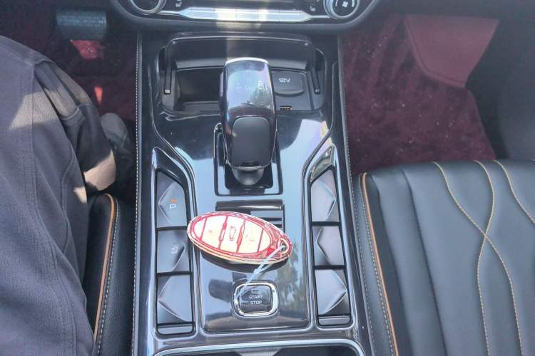 Used Bestune T77 2021 PRO 280 TID Automatic Luxury Model Gear Lever
