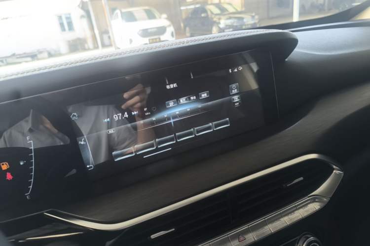 Used Bestune T77 2021 PRO 280 TID Automatic Luxury Model Audio And AC Panel