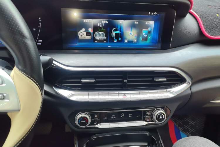 Used Bestune T77 2021 PRO 280 TID Automatic Luxury Model Audio And AC Panel