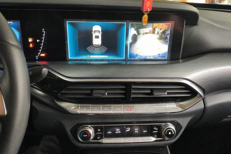 Used Bestune T77 2021 PRO 280 TID Automatic Luxury Model Audio And AC Panel