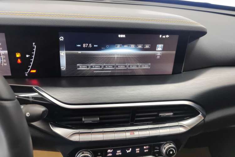 Used Bestune T77 2021 PRO 280 TID Automatic Luxury Model Audio And AC Panel