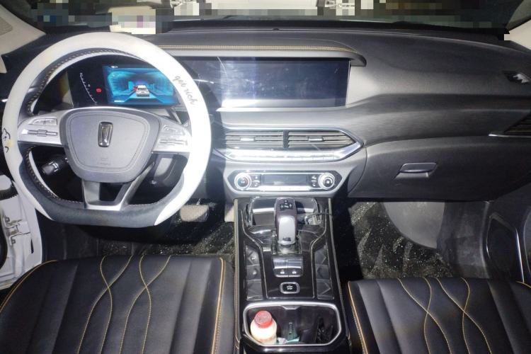 Used Bestune T77 2021 PRO 280 TID Automatic Luxury Model Center Console