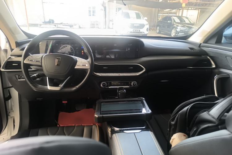 Used Bestune T77 2021 PRO 280 TID Automatic Luxury Model Center Console