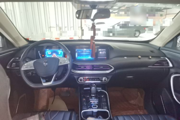 Used Bestune T77 2021 PRO 280 TID Custom Edition Center Console