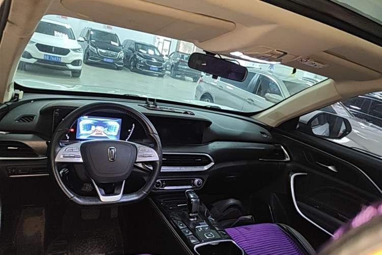 Used Bestune T77 2021 PRO 280 TID Automatic Luxury Model Center Console