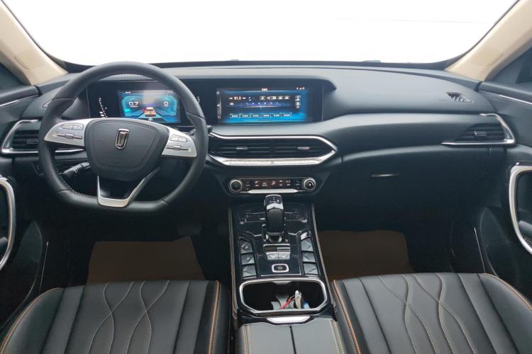 Used Bestune T77 2021 PRO 280 TID Automatic Luxury Model Center Console