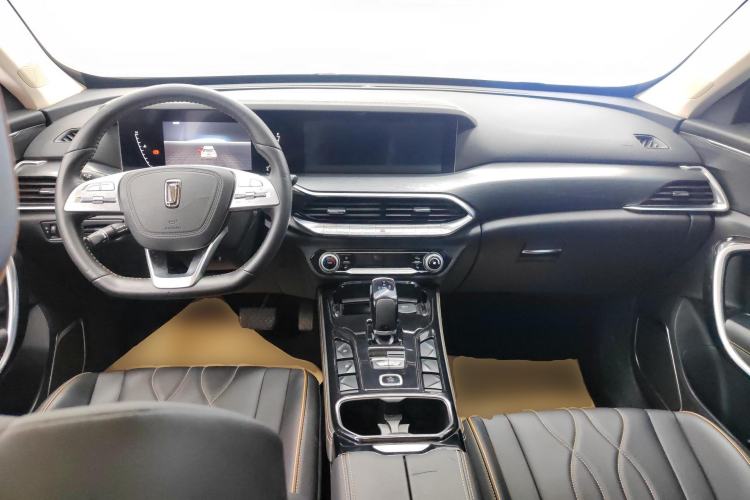 Used Bestune T77 2021 PRO 280 TID Automatic Luxury Model Center Console