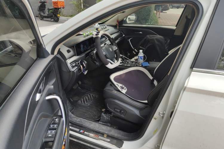 Used Bestune T77 2021 PRO 280 TID Automatic Luxury Model Driver Seat