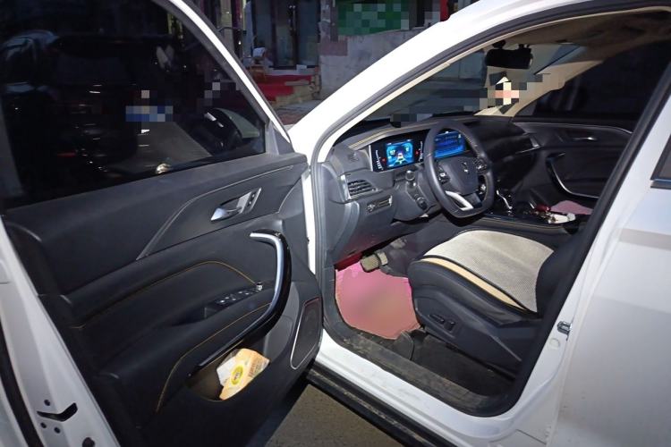Used Bestune T77 2021 PRO 280 TID Automatic Luxury Model Driver Seat