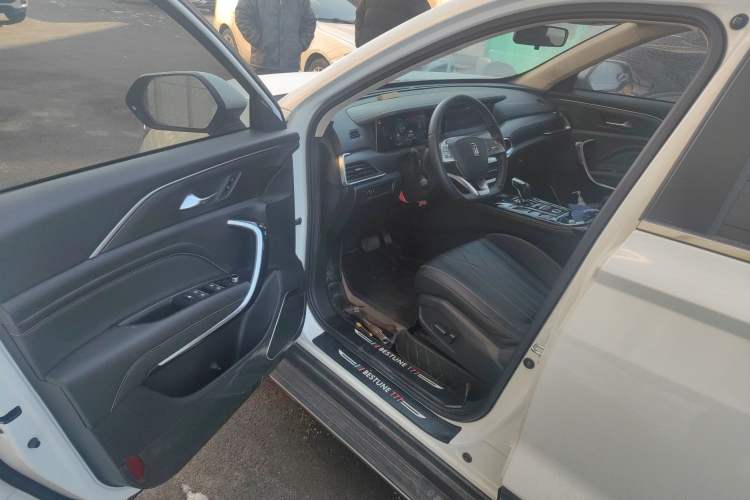 Used Bestune T77 2021 PRO 280 TID Automatic Luxury Model Driver Seat
