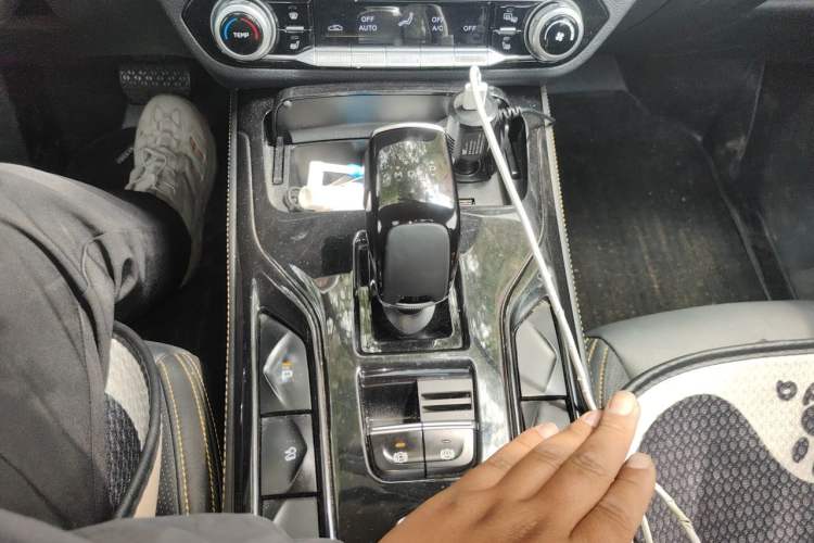 Used Bestune T77 2021 PRO 280 TID Automatic Luxury Model Gear Lever