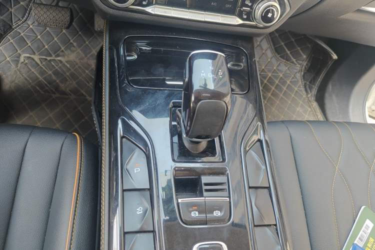 Used Bestune T77 2021 PRO 280 TID Automatic Luxury Model Gear Lever