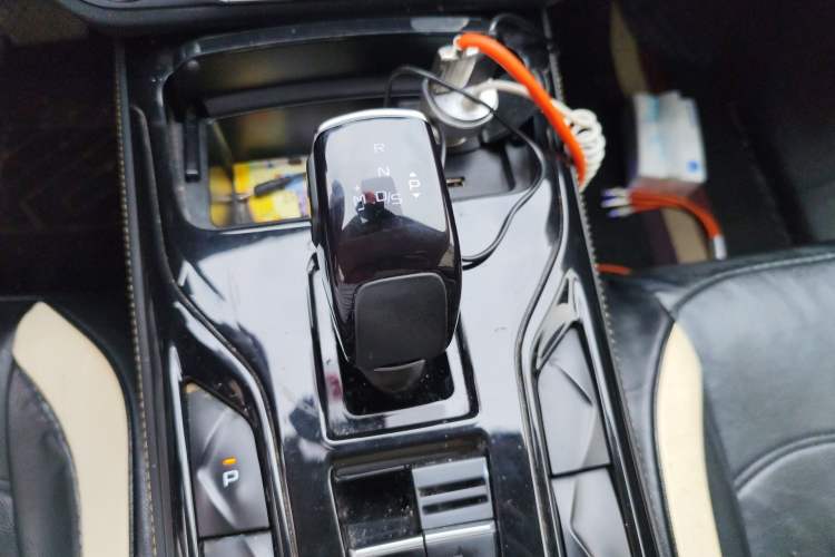 Used Bestune T77 2021 PRO 280 TID Automatic Luxury Model Gear Lever